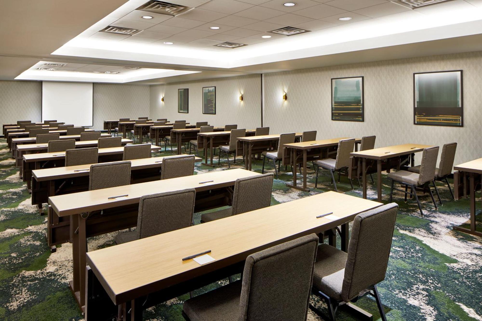 Courtyard By Marriott Nashville Downtown Exterior photo